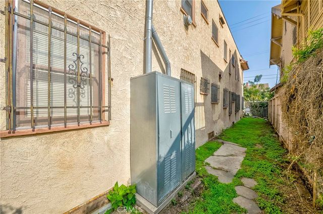 1501 S Ardmore, Los Angeles, CA 90006