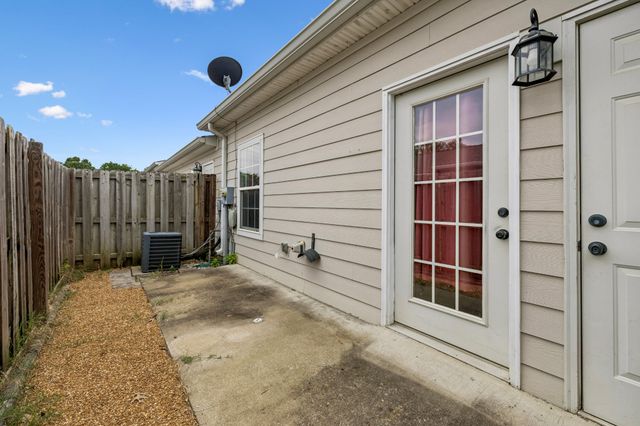 1040 Charlie Daniels Pkwy Apt 136, Mount Juliet, TN 37122