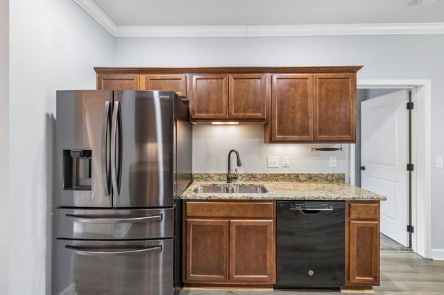 1040 Charlie Daniels Pkwy Apt 136, Mount Juliet, TN 37122