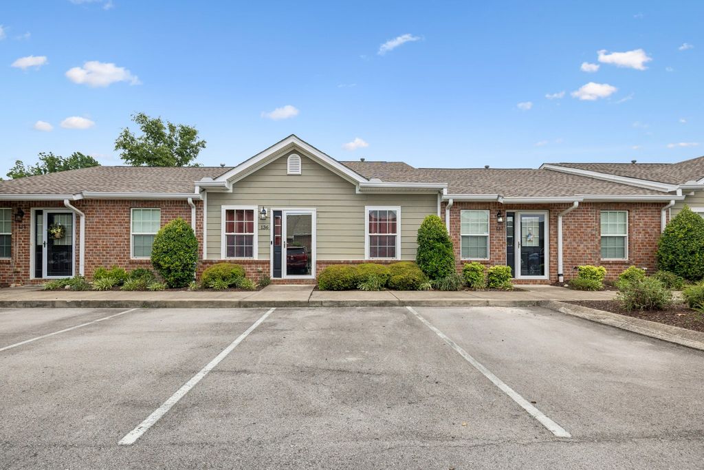 1040 Charlie Daniels Pkwy Apt 136, Mount Juliet, TN 37122