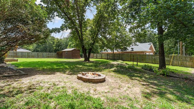 2 Metfield Drive, Bella Vista, AR 72714