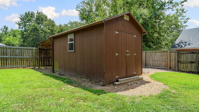 2 Metfield Drive, Bella Vista, AR 72714