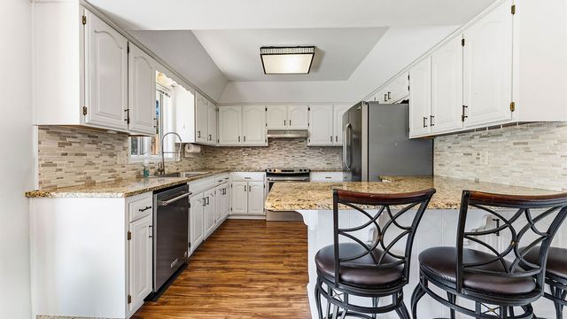 2 Metfield Drive, Bella Vista, AR 72714