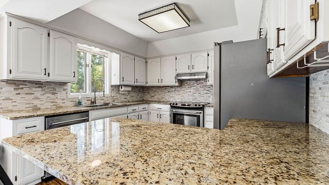 2 Metfield Drive, Bella Vista, AR 72714