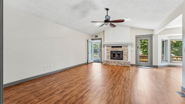 2 Metfield Drive, Bella Vista, AR 72714