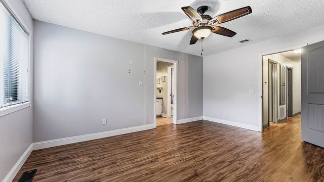 2 Metfield Drive, Bella Vista, AR 72714