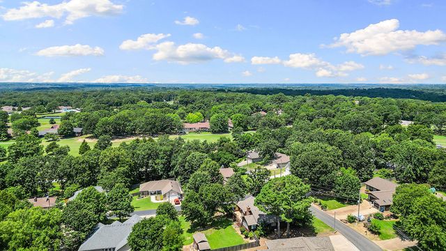 2 Metfield Drive, Bella Vista, AR 72714