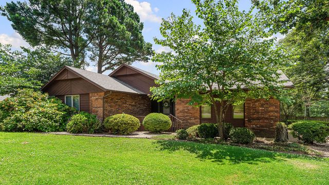 2 Metfield Drive, Bella Vista, AR 72714