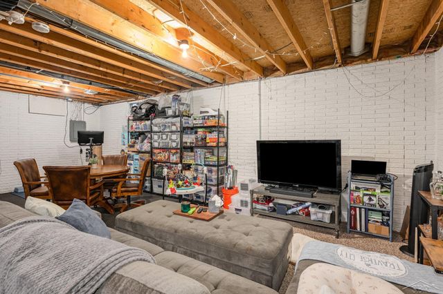 3717 W Wackerly Road, Midland, MI 48640