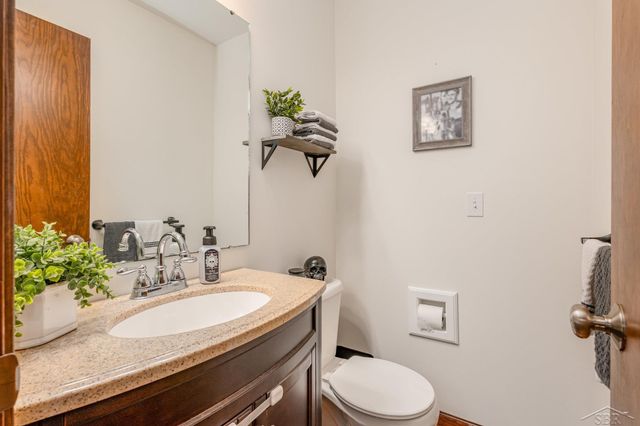 3717 W Wackerly Road, Midland, MI 48640