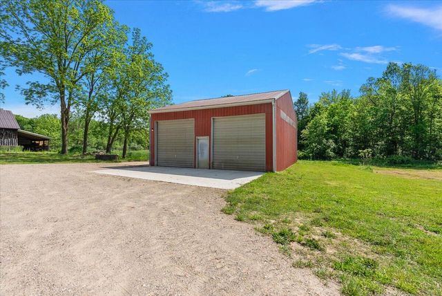 48882 8th Avenue, Grand Junction, MI 49056
