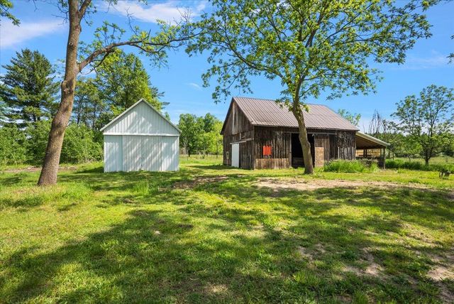 48882 8th Avenue, Grand Junction, MI 49056