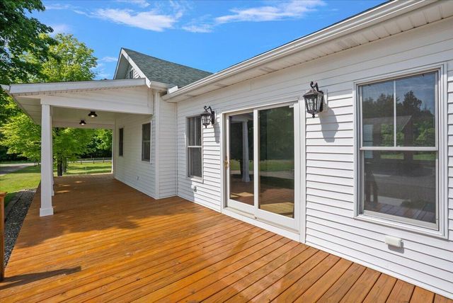 48882 8th Avenue, Grand Junction, MI 49056