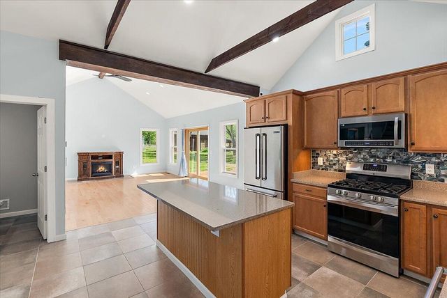 48882 8th Avenue, Grand Junction, MI 49056