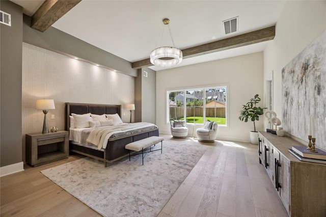 539 W 34th Street, Houston, TX 77018
