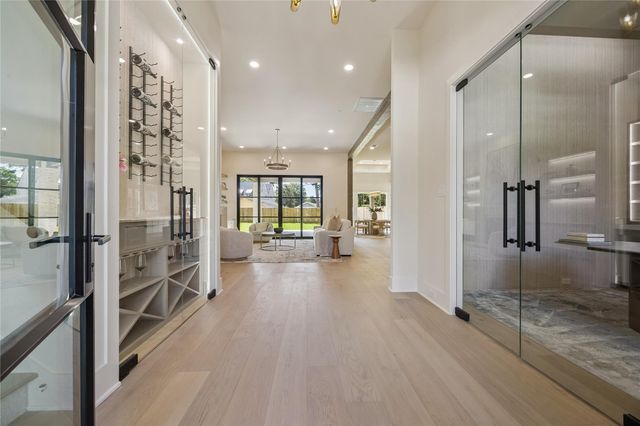 539 W 34th Street, Houston, TX 77018
