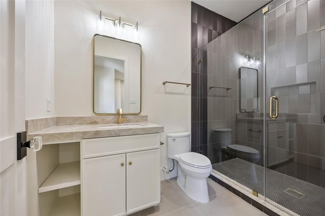 539 W 34th Street, Houston, TX 77018