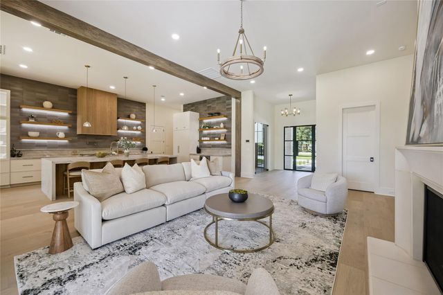 539 W 34th Street, Houston, TX 77018