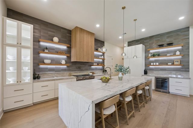 539 W 34th Street, Houston, TX 77018
