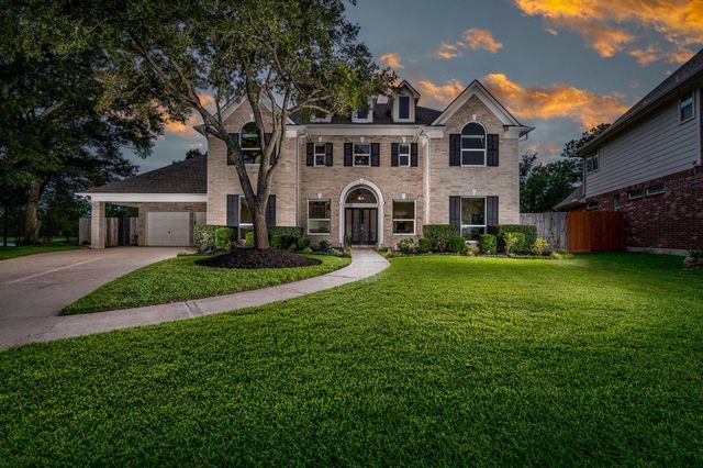 15903 Lake Loop Drive, Cypress, TX 77433