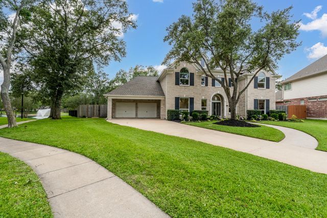 15903 Lake Loop Drive, Cypress, TX 77433