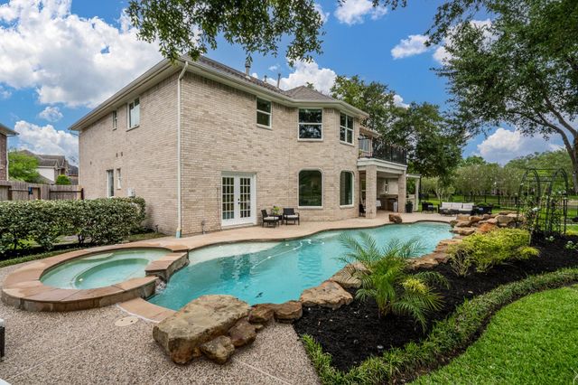 15903 Lake Loop Drive, Cypress, TX 77433