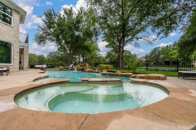 15903 Lake Loop Drive, Cypress, TX 77433