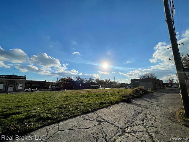 3720 Fenkell Street, Detroit, MI 48238