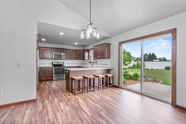 5111 N GALA COURT, Appleton, WI 54913