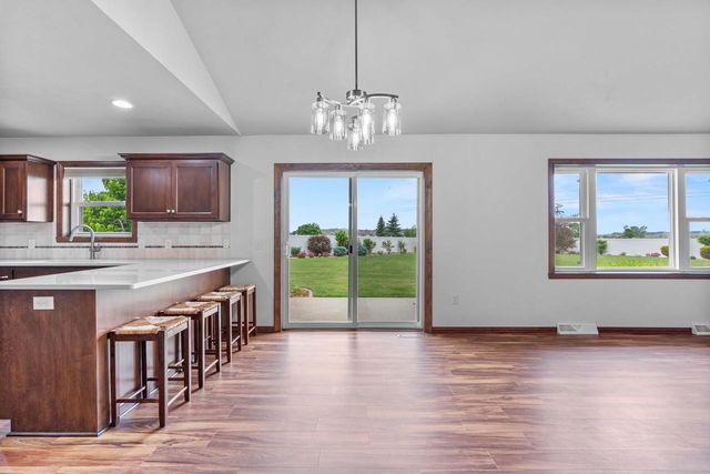 5111 N GALA COURT, Appleton, WI 54913