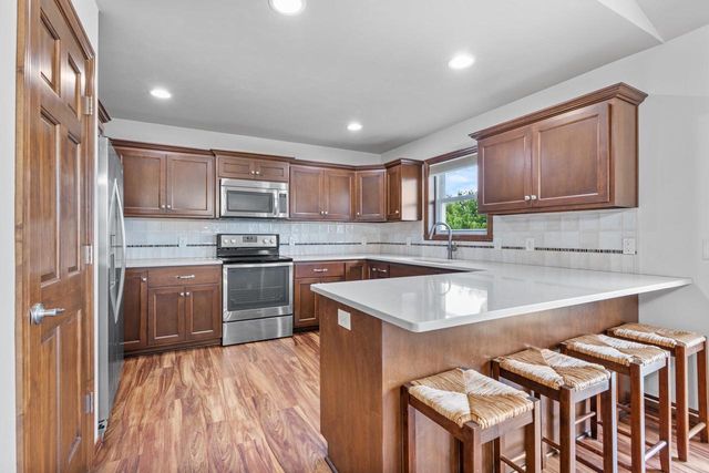 5111 N GALA COURT, Appleton, WI 54913