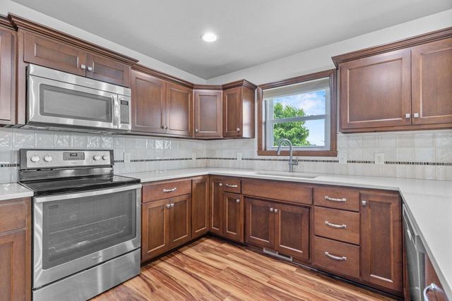 5111 N GALA COURT, Appleton, WI 54913