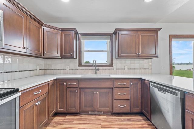 5111 N GALA COURT, Appleton, WI 54913