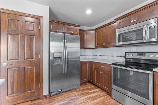 5111 N GALA COURT, Appleton, WI 54913