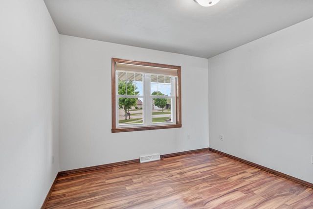 5111 N GALA COURT, Appleton, WI 54913