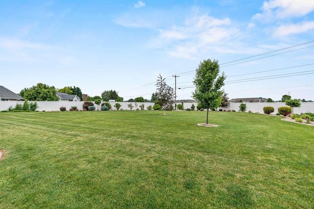 5111 N GALA COURT, Appleton, WI 54913
