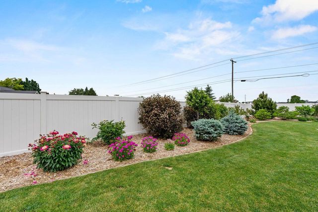 5111 N GALA COURT, Appleton, WI 54913