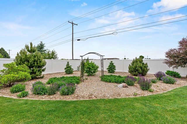 5111 N GALA COURT, Appleton, WI 54913