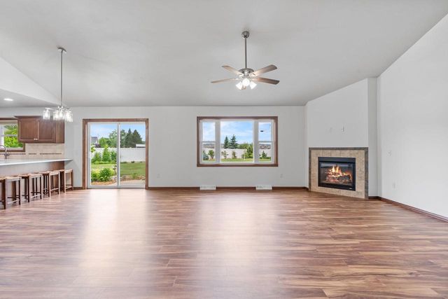 5111 N GALA COURT, Appleton, WI 54913