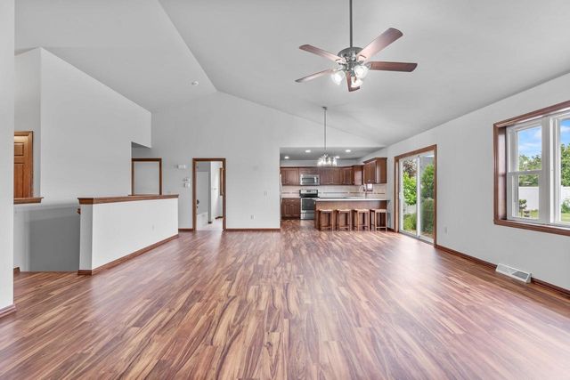 5111 N GALA COURT, Appleton, WI 54913