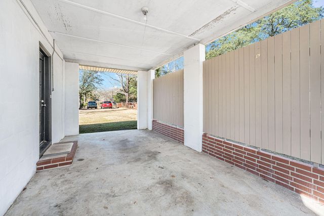 1010 Holcombe Road, Hanahan, SC 29410