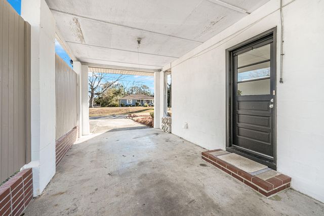 1010 Holcombe Road, Hanahan, SC 29410