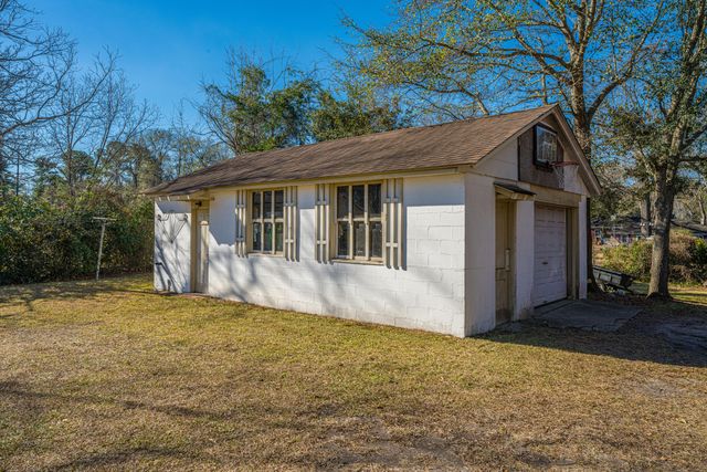 1010 Holcombe Road, Hanahan, SC 29410