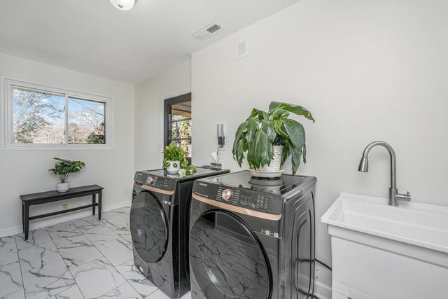 1010 Holcombe Road, Hanahan, SC 29410