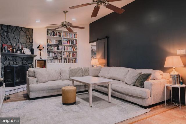 389 JUNIPER ST, Warminster, PA 18974