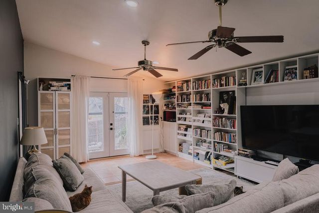 389 JUNIPER ST, Warminster, PA 18974