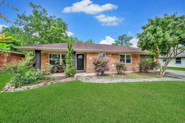 10406 Woodwind Drive, Houston, TX 77025