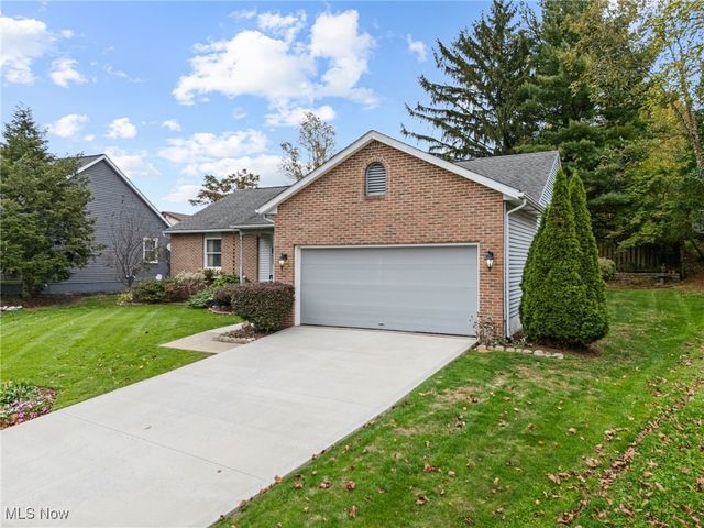 1482 Democracy Drive NW, North Canton, OH 44720