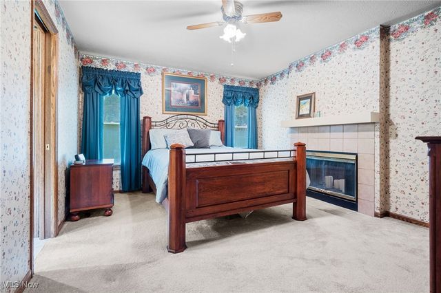 1482 Democracy Drive NW, North Canton, OH 44720