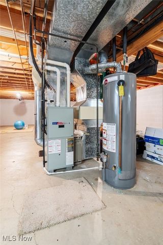 1482 Democracy Drive NW, North Canton, OH 44720